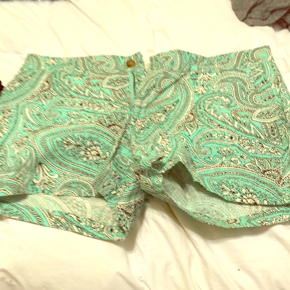 Cute old navy Summer paisley shorts